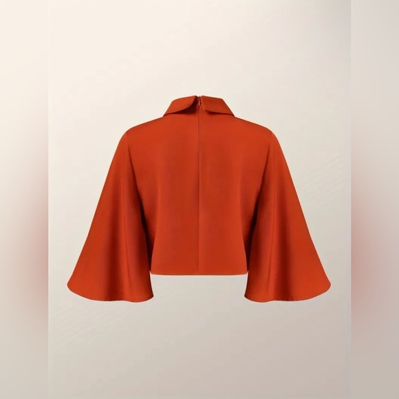 Cropped Flared Sleeved Blouse - Picture 4 of 10